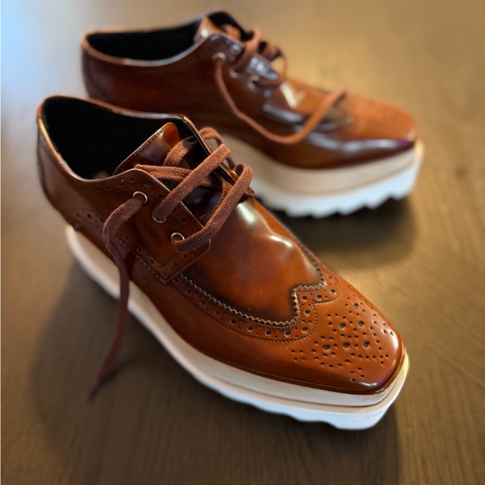 Stella McCartney
Leather Lasercut Accents Oxfords